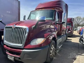 2018 INTERNATIONAL LT