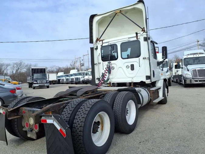 2017 FREIGHTLINER/MERCEDES CASCADIA 125