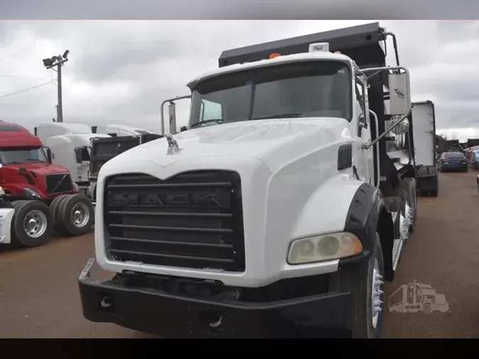 2009 MACK GRANITE GU813