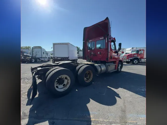 2019 FREIGHTLINER CASCADIA 125