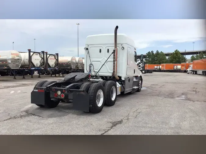 2020 Freightliner Cascadia 126