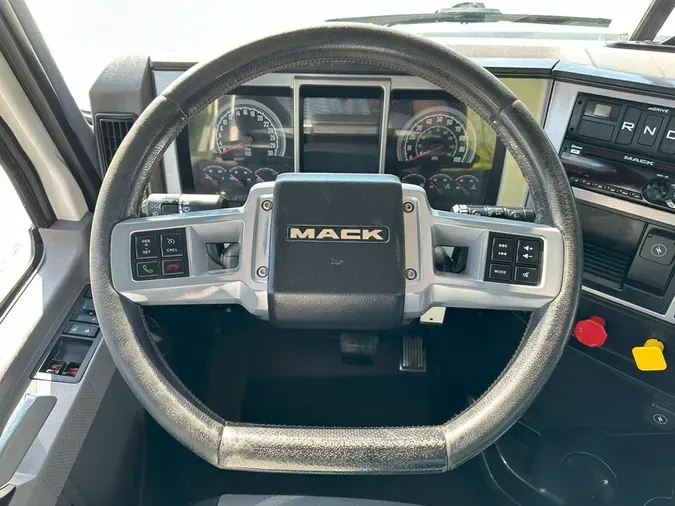 2019 MACK AN64T