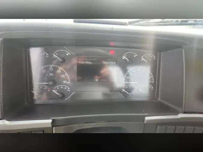 2019 Volvo VNL300
