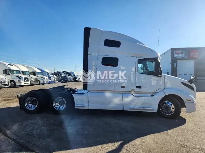 2021 VOLVO VNL64T760