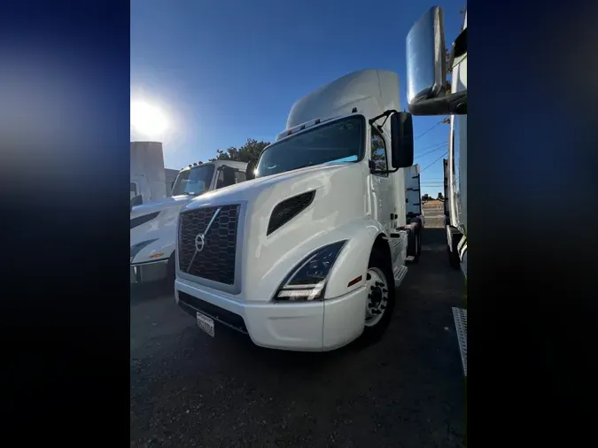 2018 VOLVO VNL64T-300d4797f0a67799119b1e385d1f2c670f8