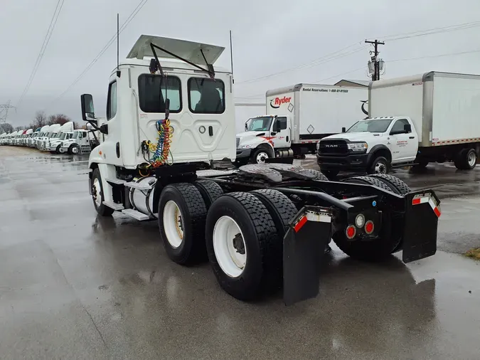 2018 FREIGHTLINER/MERCEDES CASCADIA 125