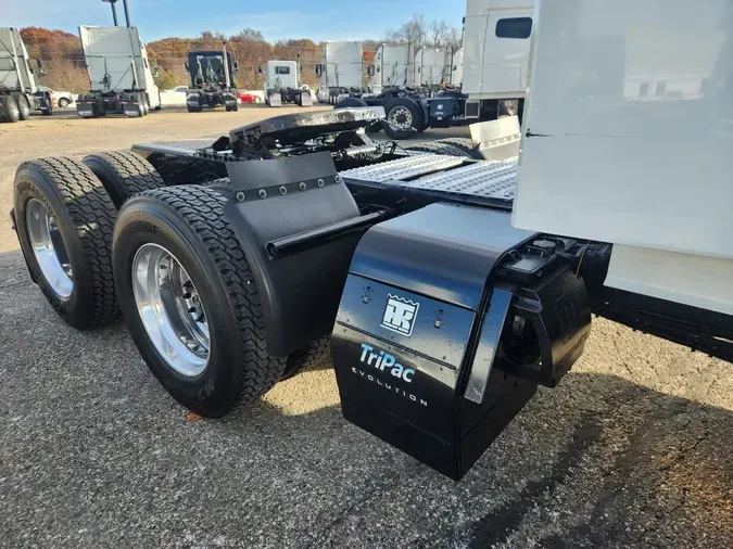 2021 VOLVO VNL64T740d47b2931bab1c652f427daaf37dbbbd1