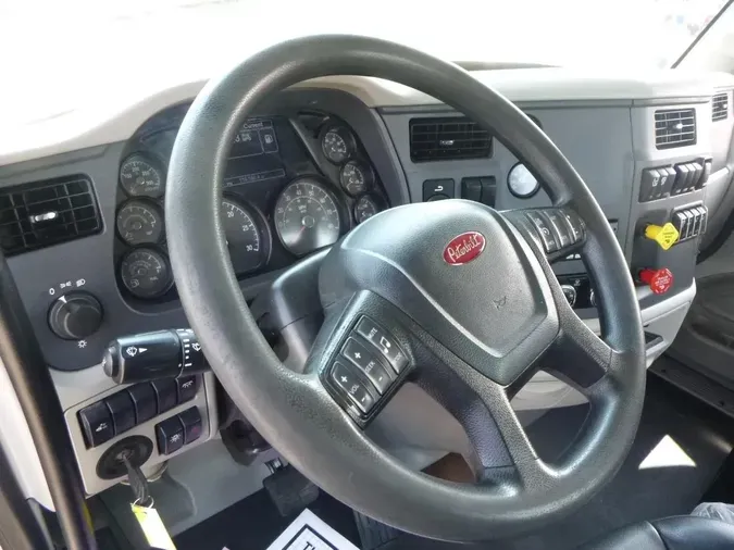 2022 Peterbilt 567