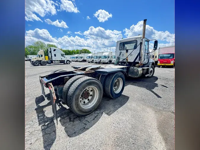 2017 MACK TRUCKS, INC. CXU600