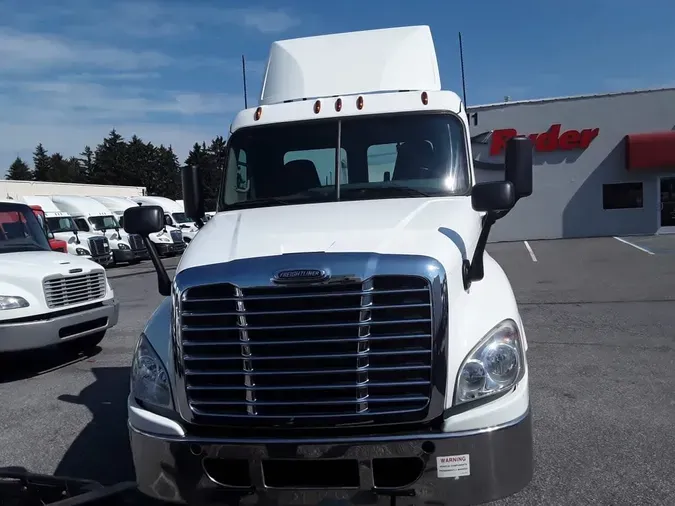 2019 FREIGHTLINER CASCADIA 125
