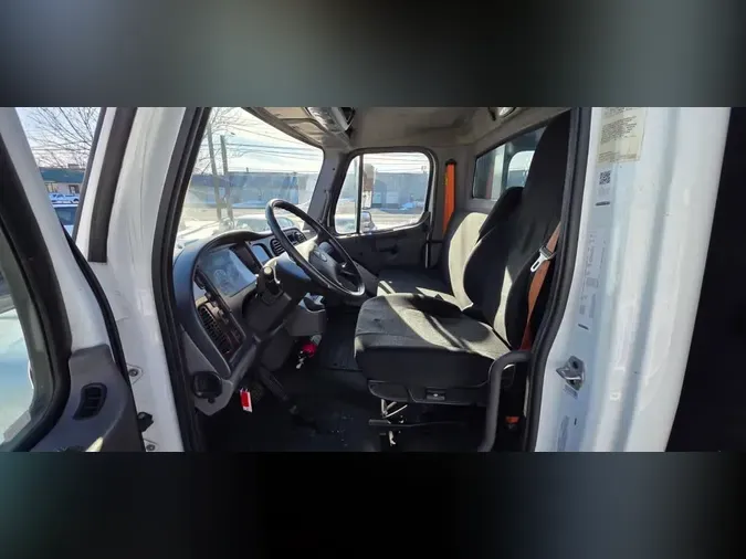 2017 FREIGHTLINER/MERCEDES M2 106