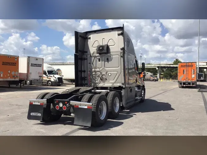 2022 Freightliner Cascadia 126