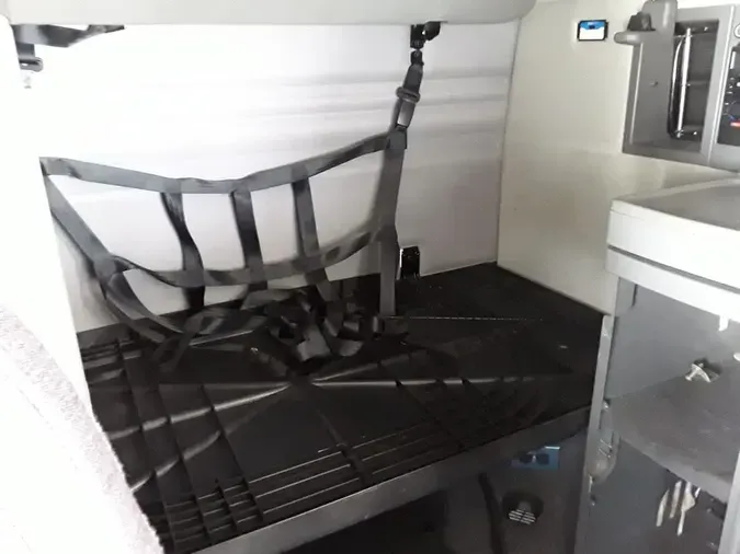 2020 VOLVO VNR64T-640