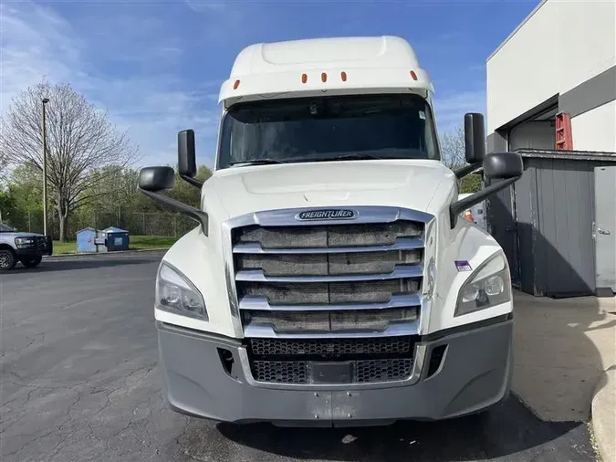2020 FREIGHTLINER CA126