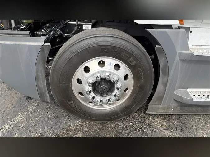 2022 FREIGHTLINER CA126