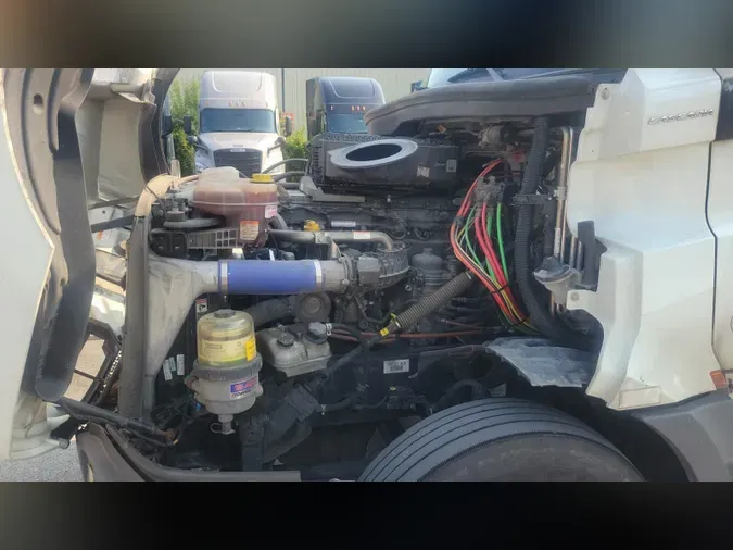 2021 Freightliner Cascadia 126