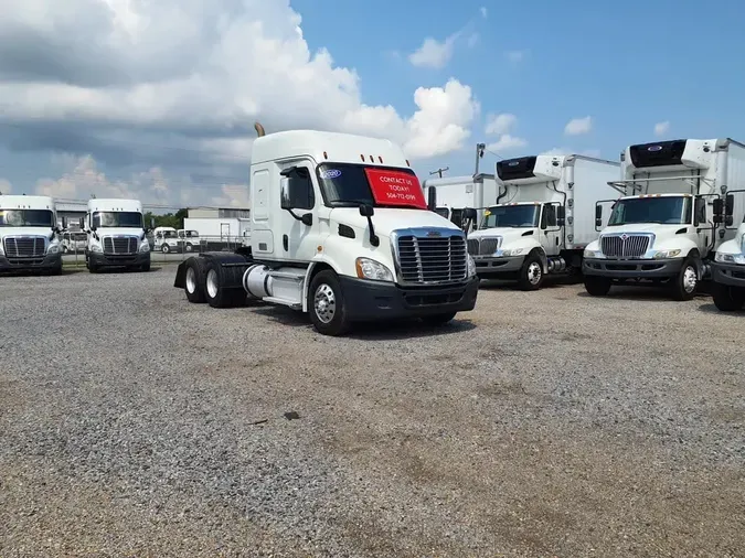 2020 FREIGHTLINER CASCADIA 113