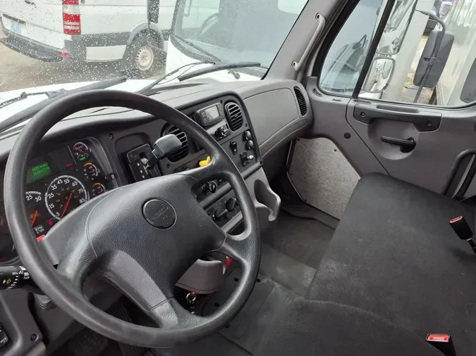 2019 FREIGHTLINER M2 106d4993219a43816922b10061384cd5e34