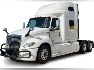 2023 International LT625