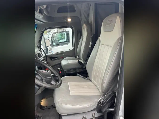 2021 Peterbilt 567
