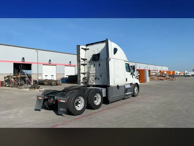 2022 Freightliner Cascadia 126