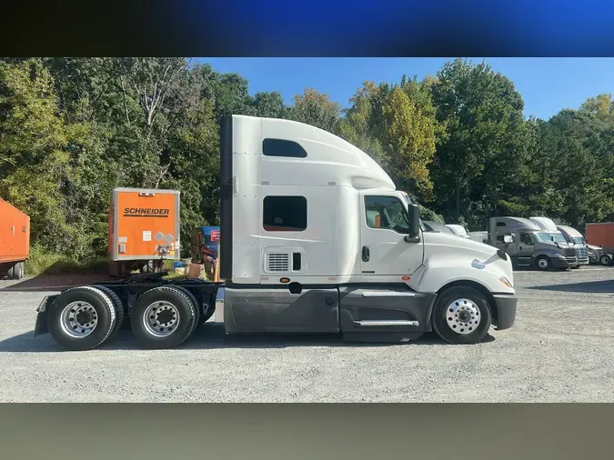 2022 International LT