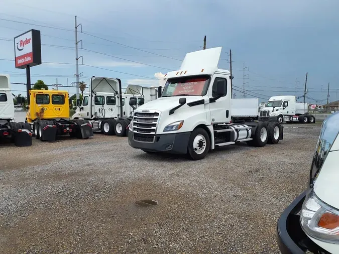 2020 FREIGHTLINER NEW CASCADIA PX12664d49f48043a4daedc3d15bd5dcea6595c