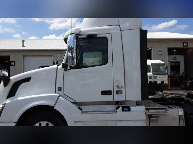 2018 Volvo VNL300