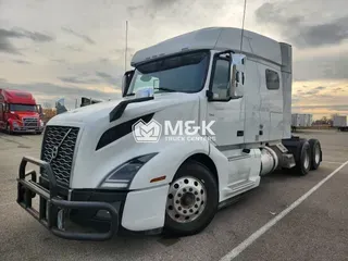 2021 VOLVO VNL64T740