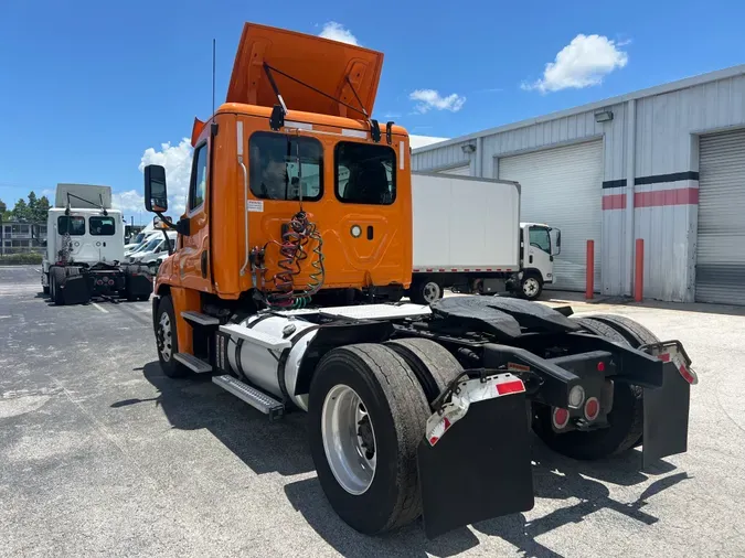 2019 FREIGHTLINER/MERCEDES CASCADIA 125