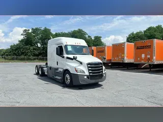 2020 Freightliner Cascadia 126