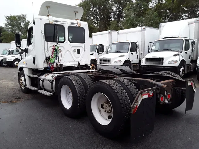 2014 FREIGHTLINER/MERCEDES CASCADIA 125