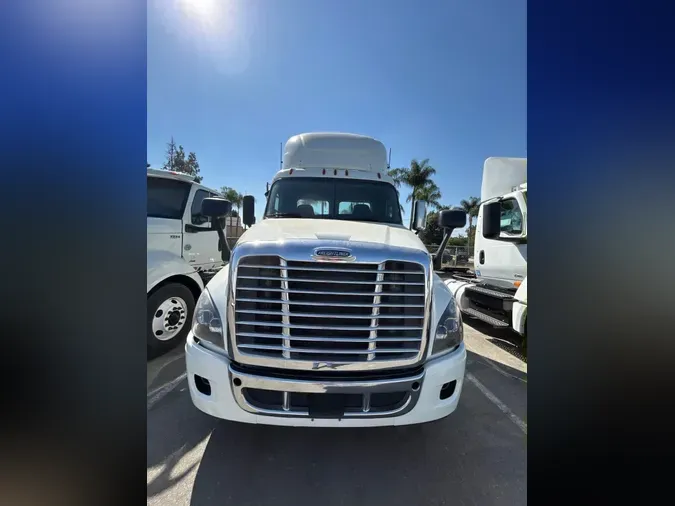 2019 FREIGHTLINER CASCADIA 125
