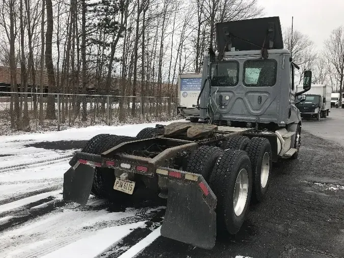 2018 Freightliner T12664ST