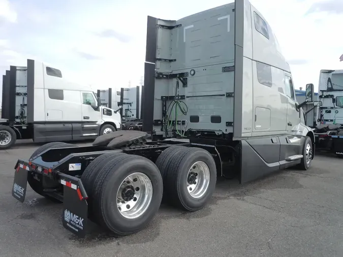 2026 VOLVO VNL64T860