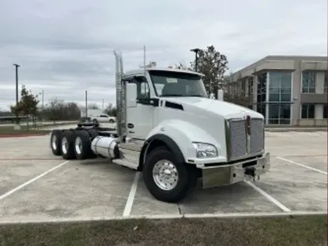 2026 Kenworth T880