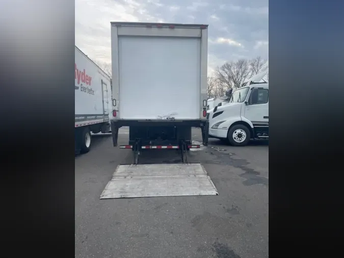 2016 FREIGHTLINER/MERCEDES M2 106