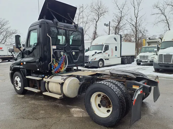 2017 FREIGHTLINER/MERCEDES CASCADIA 125