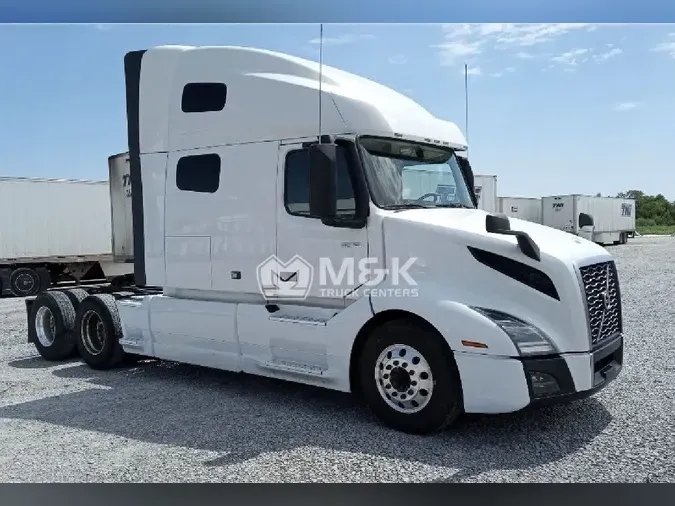 2021 VOLVO VNL64T760