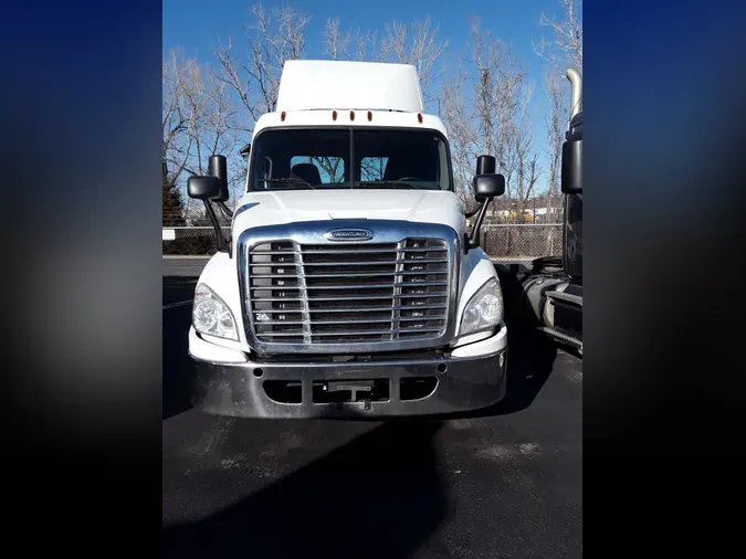 2019 FREIGHTLINER/MERCEDES CASCADIA 125