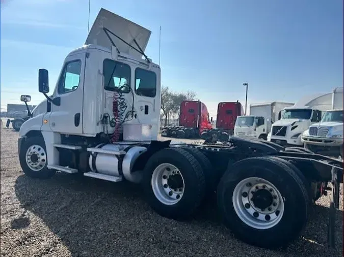 2017 FREIGHTLINER/MERCEDES CASCADIA 125