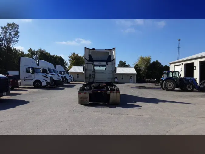 2020 Volvo VNL300