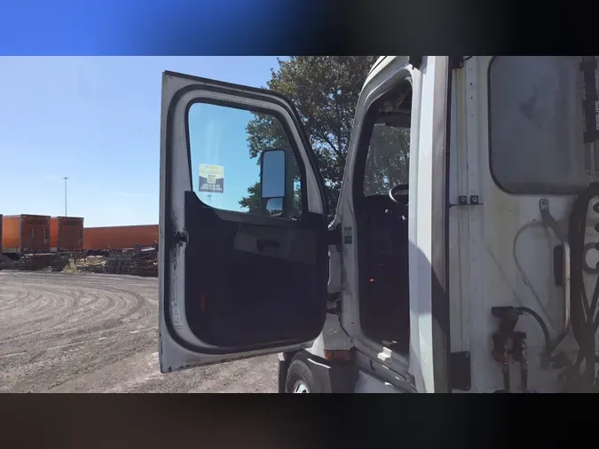 2020 Freightliner Cascadia 126