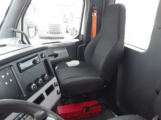 2020 FREIGHTLINER NEW CASCADIA 126