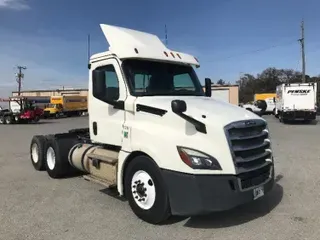 2018 Freightliner T12664ST