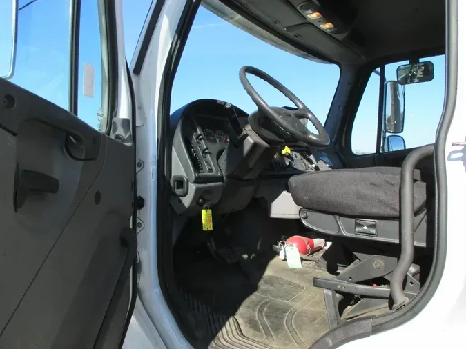 2018 FREIGHTLINER M2