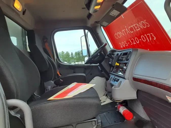 2019 FREIGHTLINER M2 106