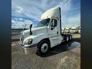 2017 FREIGHTLINER/MERCEDES CASCADIA 125