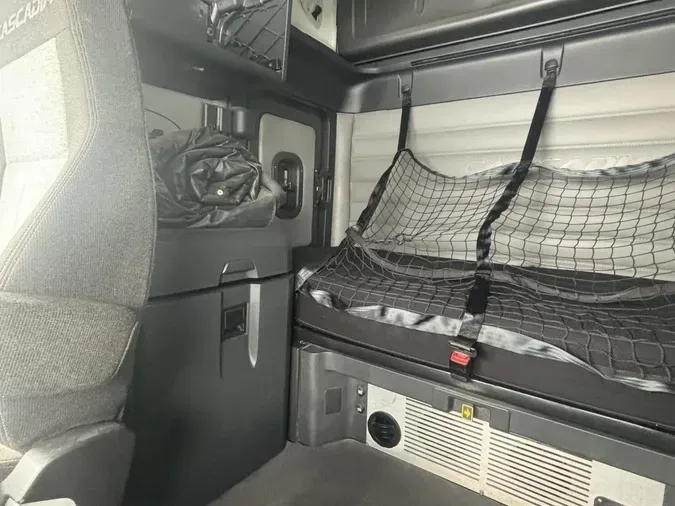 2022 Freightliner Cascadia 126