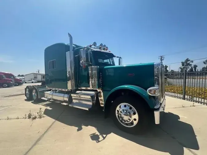 2022 Peterbilt 389
